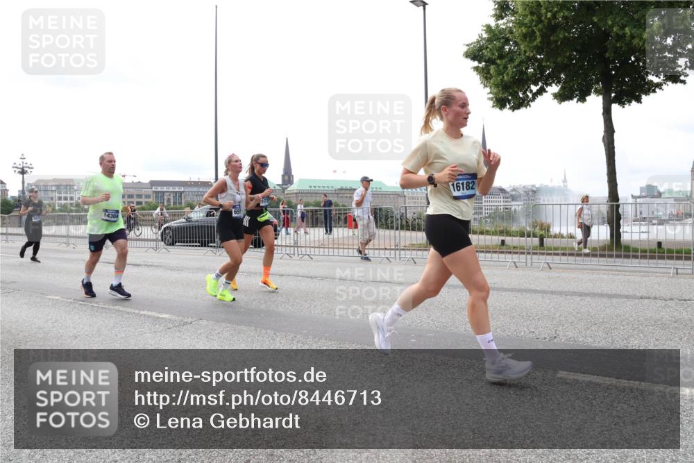 29.06.2025 - hella hamburg halbmarathon Lena Gebhardt http://msf.ph/oto/8446713 29.06.2025 10:30:10 Lombardsbrücke 654, 14304, 16182, 1097, 1547, 1694, 2302, 2699, 2901, 3443, 3573, 3613, 4580, 5063, 5322, 5350, 6598, 6616, 6626, 8388, 8792, 8941, 9095, 9937, 10162, 10880, 11376, 11444, 12227, 12305, 12349, 12350, 12504, 12537, 12688, 12710, 13031, 13418, 13810, 14304, 15266, 15938, 16182, 16601, 16604, 16735, 16769, 16864, 17529, 18046, 18385, 18503, 18671 meine-sportfotos.de