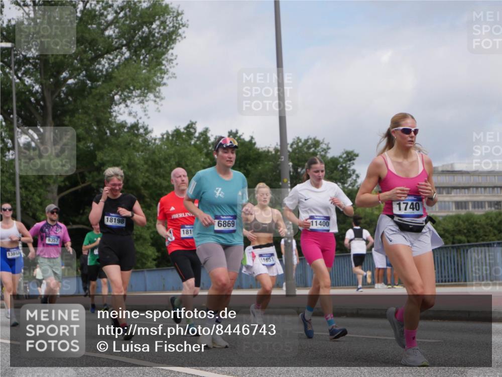 29.06.2025 - hella hamburg halbmarathon Luisa Fischer http://msf.ph/oto/8446743 29.06.2025 10:28:58 Kennedybrücke 8357, 13842, 18198, 181, 6869, 11651, 11400, 1740, 1093, 1740, 2278, 6869, 8357 meine-sportfotos.de