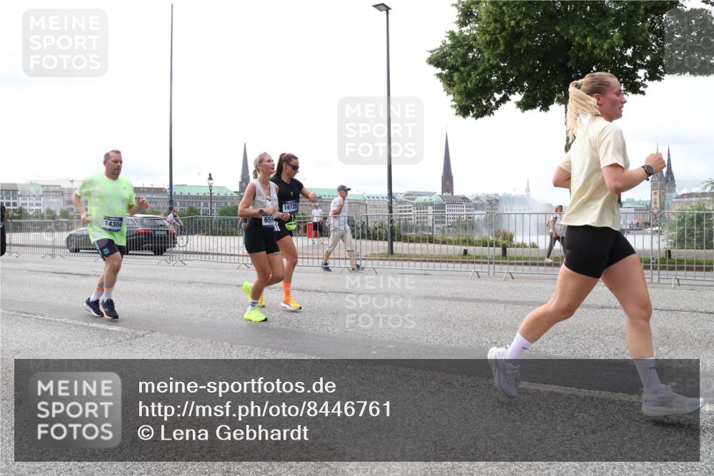 29.06.2025 - hella hamburg halbmarathon Lena Gebhardt http://msf.ph/oto/8446761 29.06.2025 10:30:10 Lombardsbrücke 65, 14304, 16735, 1097, 1547, 1694, 2302, 2699, 2901, 3443, 3573, 3613, 4580, 5063, 5322, 5350, 6598, 6616, 6626, 8388, 8792, 8941, 9095, 9937, 10162, 10880, 11376, 11444, 12227, 12305, 12349, 12350, 12504, 12537, 12688, 12710, 13031, 13418, 13810, 14304, 15266, 15938, 16182, 16601, 16604, 16735, 16769, 16864, 17529, 18046, 18385, 18503, 18671 meine-sportfotos.de