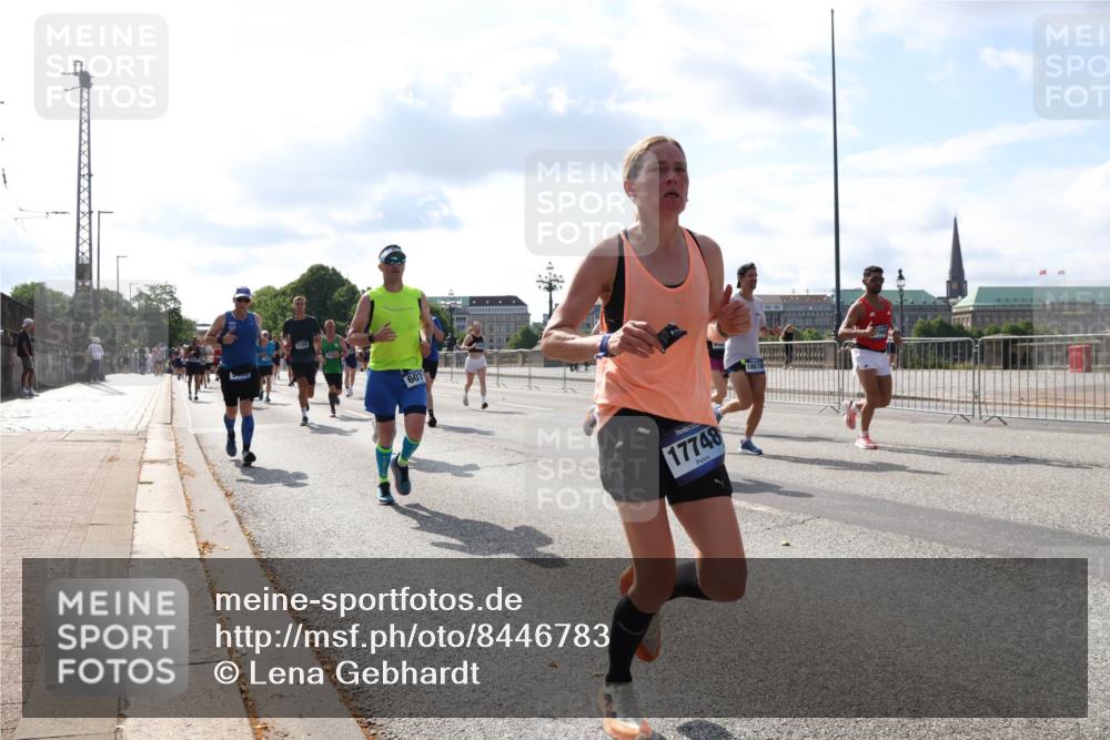 29.06.2025 - hella hamburg halbmarathon Lena Gebhardt http://msf.ph/oto/8446783 29.06.2025 09:53:32 Lombardsbrücke 5900, 607, 17748, 18678, 44, 1012, 1391, 1466, 1558, 1735, 1750, 1759, 2234, 2270, 2365, 2402, 2516, 2590, 2623, 2890, 2937, 3004, 3146, 3186, 3304, 3414, 3907, 4091, 4140, 4247, 4310, 4553, 4949, 4997, 5022, 5115, 5132, 5362, 5460, 5532, 5623, 5624, 5650, 5692, 6071, 6081, 6152, 6203, 6282, 6375, 6388, 6460, 6575, 6712, 6903, 7204, 7322, 7385, 7448, 7450, 7480, 7765, 8063, 8664, 9030, 9126, 9626, 9633, 9723, 9965, 11077, 13009 meine-sportfotos.de