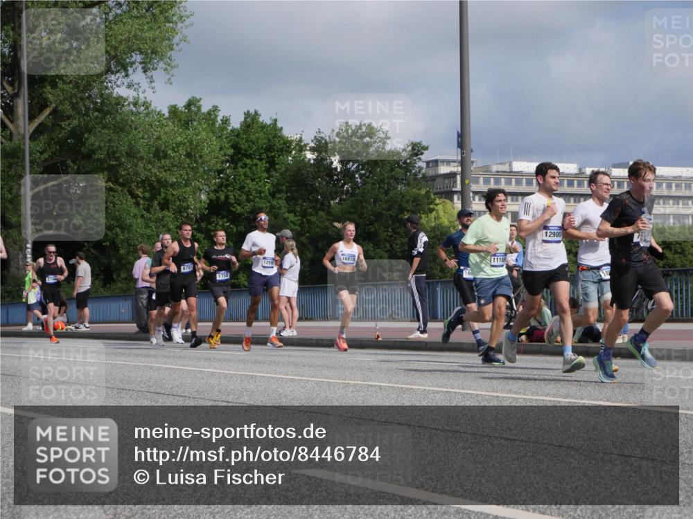 29.06.2025 - hella hamburg halbmarathon Luisa Fischer http://msf.ph/oto/8446784 29.06.2025 09:47:23 Kennedybrücke 12596, 16818, 6781, 1758, 16, 11169, 12900, 1758, 2746, 3043, 5070, 5269, 5746, 6781, 7272, 8209, 9137, 9381, 10171, 10486 meine-sportfotos.de