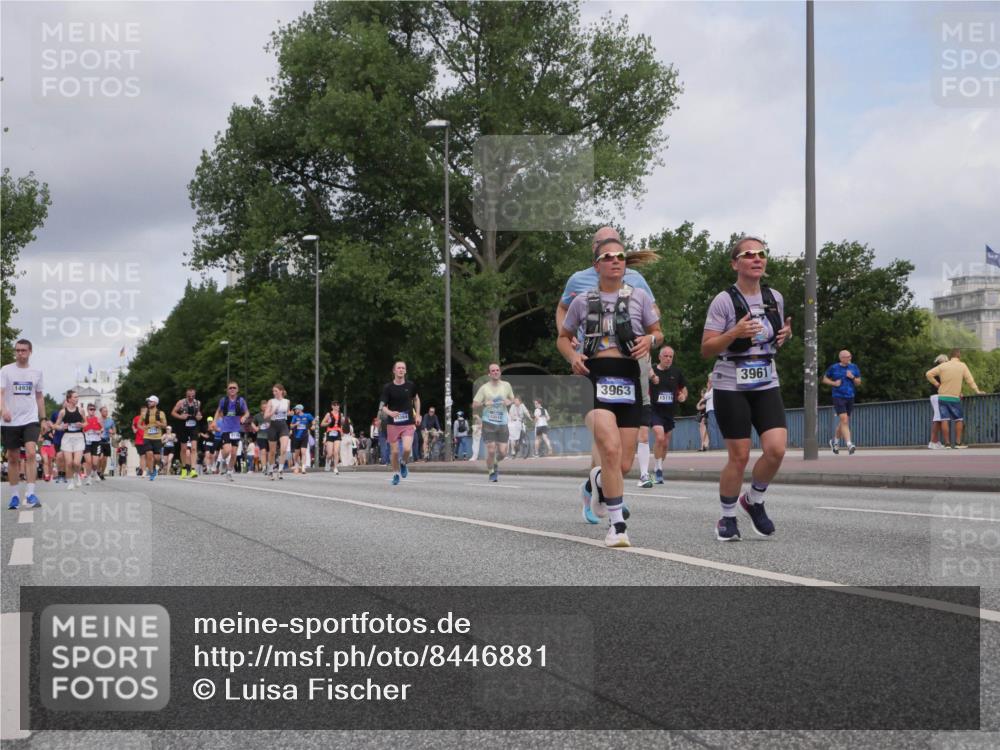 29.06.2025 - hella hamburg halbmarathon Luisa Fischer http://msf.ph/oto/8446881 29.06.2025 10:29:07 Kennedybrücke 14936, 13264, 13510, 3963, 1511, 3961, 1093, 1305, 2278, 3961, 3963, 6663, 9186 meine-sportfotos.de