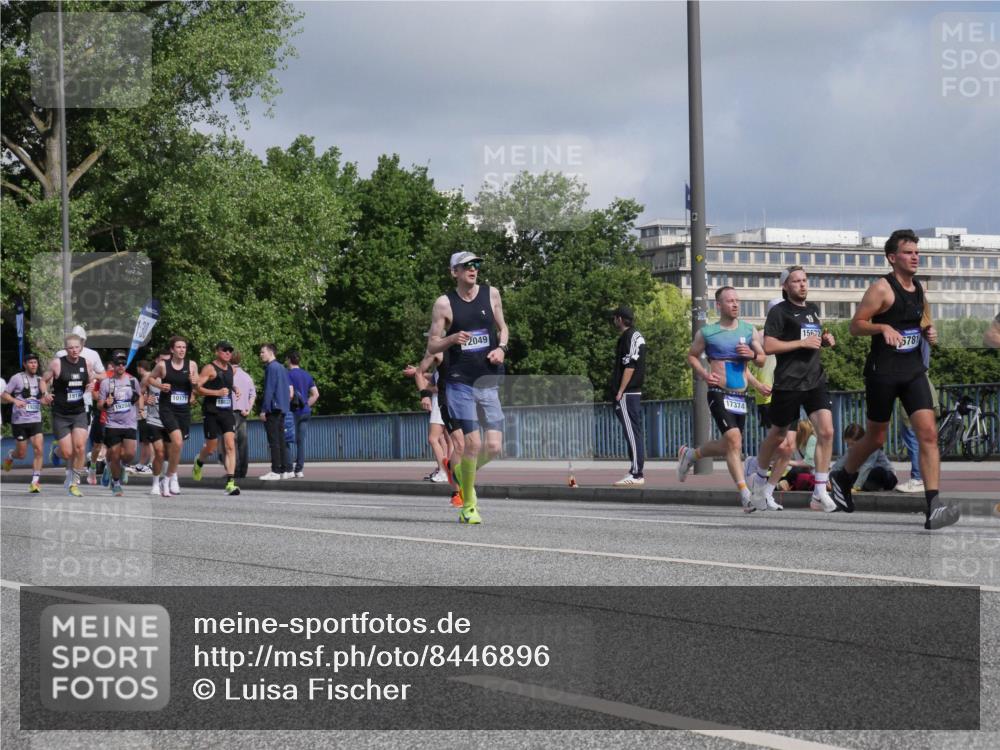 29.06.2025 - hella hamburg halbmarathon Luisa Fischer http://msf.ph/oto/8446896 29.06.2025 09:47:26 Kennedybrücke 1919, 1919, 2049, 19204, 10171, 17374, 15672, 5781, 1758, 2746, 3043, 5070, 5328, 5746, 6781, 7272, 8209, 8883, 9137, 9381, 10171 meine-sportfotos.de