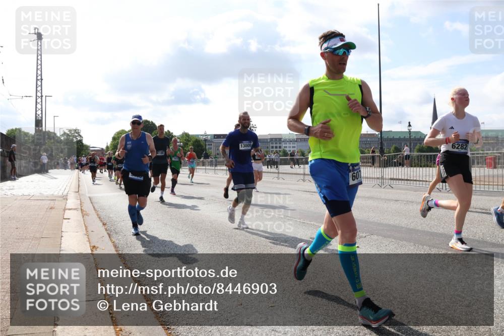 29.06.2025 - hella hamburg halbmarathon Lena Gebhardt http://msf.ph/oto/8446903 29.06.2025 09:53:33 Lombardsbrücke 3186, 3414, 13009, 601, 6282, 1012, 1391, 1466, 1558, 1735, 1750, 1759, 2234, 2270, 2365, 2402, 2516, 2590, 2623, 2890, 2937, 3004, 3146, 3186, 3304, 3414, 4091, 4140, 4247, 4310, 4553, 4949, 4997, 5022, 5115, 5132, 5362, 5460, 5532, 5623, 5624, 5650, 5692, 6071, 6081, 6203, 6282, 6375, 6388, 6460, 6575, 6712, 6903, 7204, 7322, 7385, 7448, 7450, 7480, 7765, 8063, 8664, 9030, 9126, 9626, 9633, 9723, 9965, 11077, 13009 meine-sportfotos.de