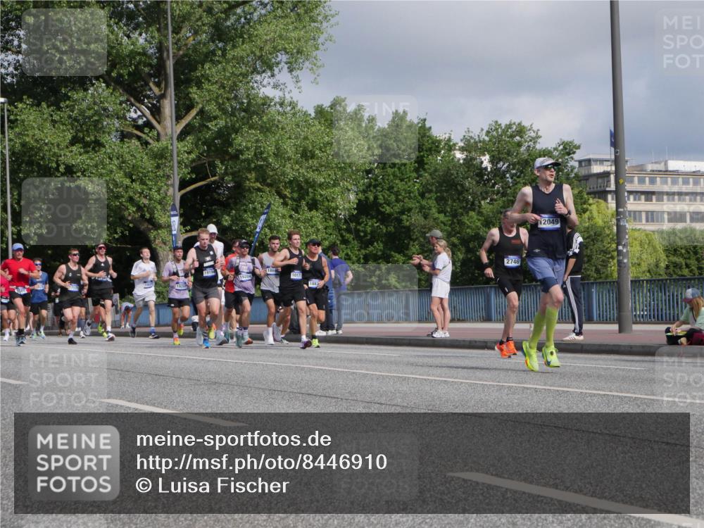 29.06.2025 - hella hamburg halbmarathon Luisa Fischer http://msf.ph/oto/8446910 29.06.2025 09:47:27 Kennedybrücke 17179, 19202, 19194, 1869, 19204, 10171, 2746, 2049, 1758, 2746, 3043, 5070, 5328, 5746, 6781, 7272, 8209, 8883, 9137, 9381, 10171 meine-sportfotos.de