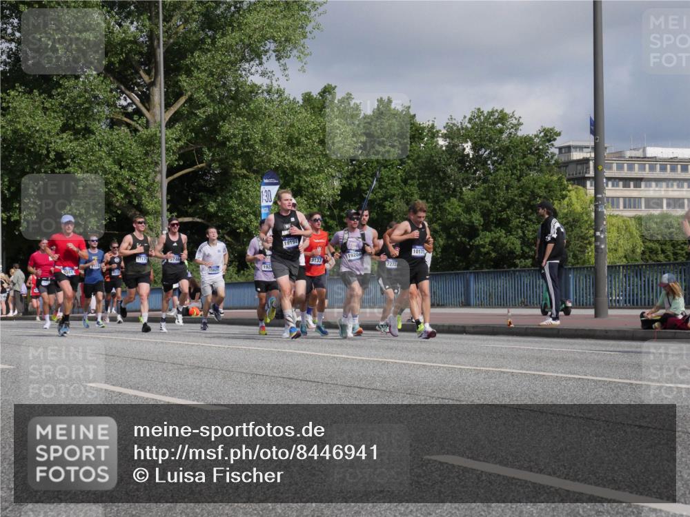 29.06.2025 - hella hamburg halbmarathon Luisa Fischer http://msf.ph/oto/8446941 29.06.2025 09:47:28 Kennedybrücke 9381, 17175, 5746, 1, 30, 15621, 1926, 19194, 9137, 19204, 10171, 7272, 1758, 2746, 3043, 5070, 5328, 5746, 6781, 7272, 8209, 8883, 9137, 9381, 10171 meine-sportfotos.de