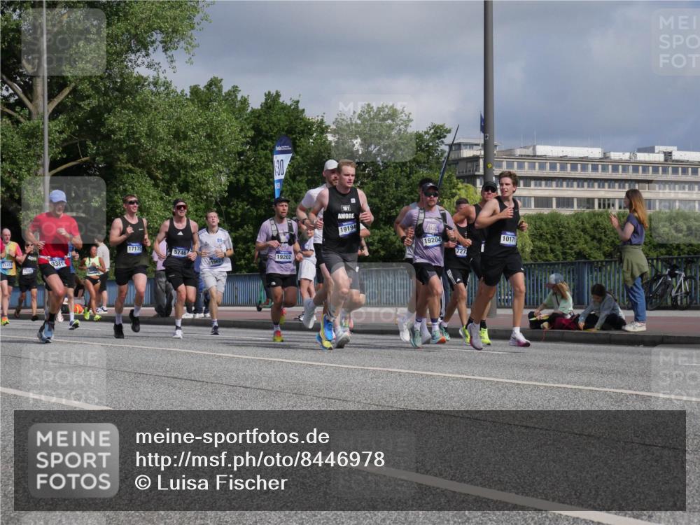 29.06.2025 - hella hamburg halbmarathon Luisa Fischer http://msf.ph/oto/8446978 29.06.2025 09:47:29 Kennedybrücke 11413, 30, 17175, 5746, 9381, 15621, 19202, 74390, 161, 19194, 19204, 10171, 727, 1758, 2746, 3043, 4050, 5070, 5328, 5746, 6781, 7272, 8209, 8883, 9137, 9381, 10171 meine-sportfotos.de