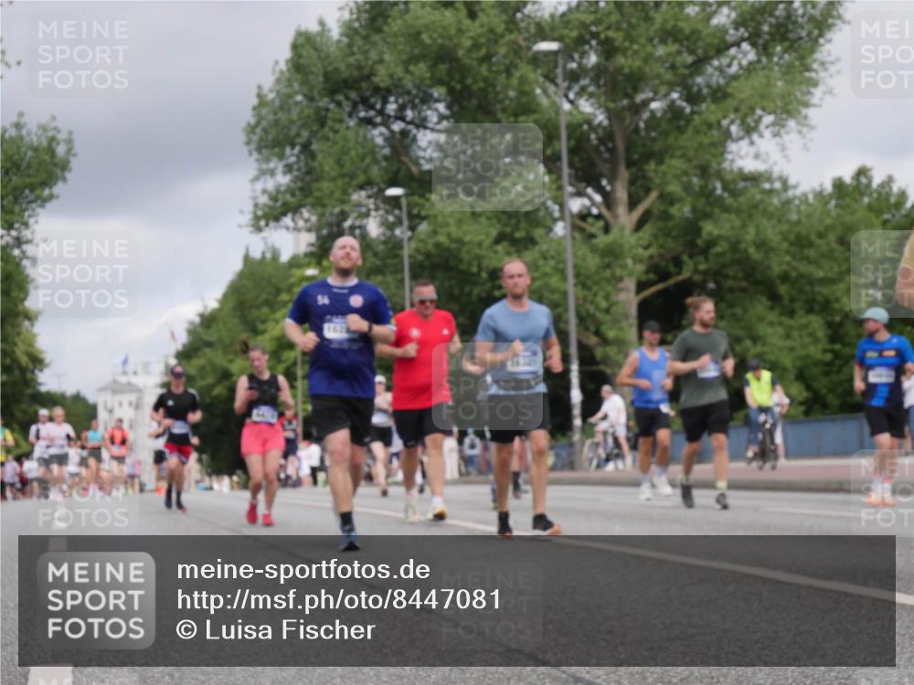 29.06.2025 - hella hamburg halbmarathon Luisa Fischer http://msf.ph/oto/8447081 29.06.2025 10:29:18 Kennedybrücke 16301, 3765, 4378, 5028, 5564, 6478, 8079, 8881, 9186, 10219, 10845, 10846 meine-sportfotos.de