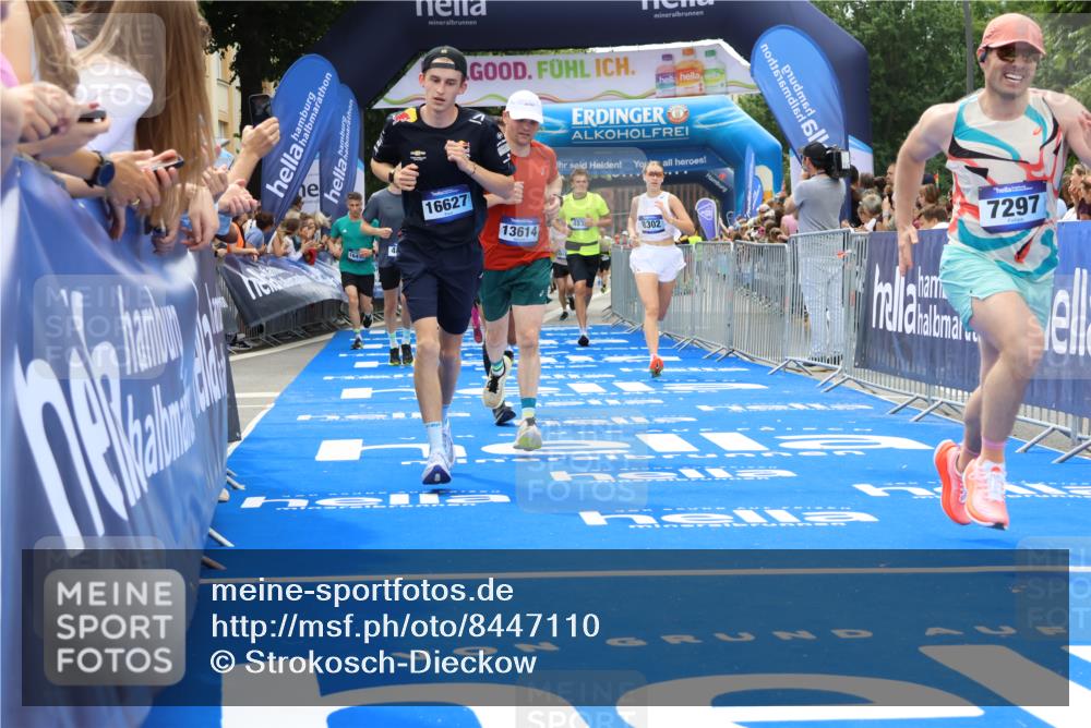 29.06.2025 - hella hamburg halbmarathon Strokosch-Dieckow http://msf.ph/oto/8447110 29.06.2025 10:49:02 Ziel 1381, 1452, 2260, 3213, 3985, 4832, 4847, 4890, 6389, 7297, 8302, 8821, 8889, 9695, 10184, 12534, 13183, 13614, 13688, 16414, 16627, 17173, 17632, 18598, 18842 meine-sportfotos.de