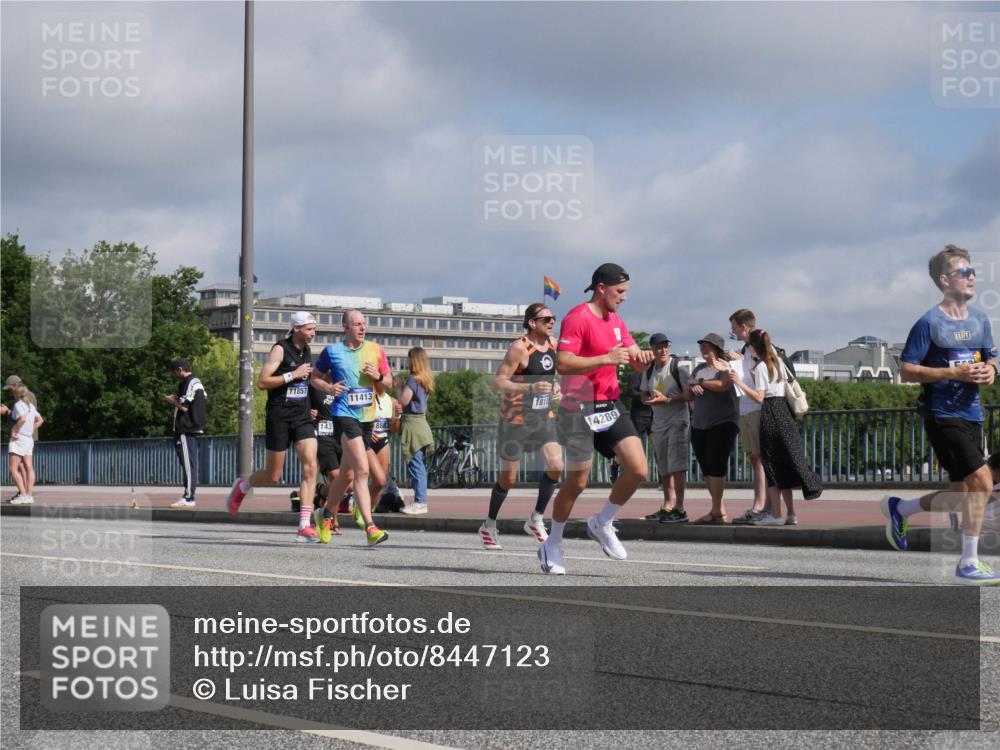 29.06.2025 - hella hamburg halbmarathon Luisa Fischer http://msf.ph/oto/8447123 29.06.2025 09:47:35 Kennedybrücke 11857, 143, 11413, 1810, 14289, 1990, 3043, 4050, 5328, 5746, 5826, 7272, 7723, 8209, 8883, 9137, 9381, 9634 meine-sportfotos.de