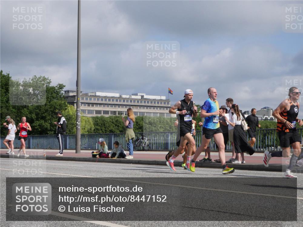 29.06.2025 - hella hamburg halbmarathon Luisa Fischer http://msf.ph/oto/8447152 29.06.2025 09:47:35 Kennedybrücke 4050, 11857, 1141, 1990, 3043, 4050, 5328, 5746, 5826, 7272, 7723, 8209, 8883, 9137, 9381, 9634 meine-sportfotos.de