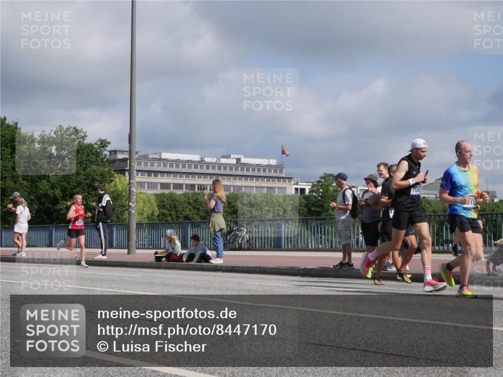 29.06.2025 - hella hamburg halbmarathon Luisa Fischer http://msf.ph/oto/8447170 29.06.2025 09:47:36 Kennedybrücke 1185, 1990, 3043, 4050, 5328, 5746, 5826, 7723, 8883, 9634 meine-sportfotos.de