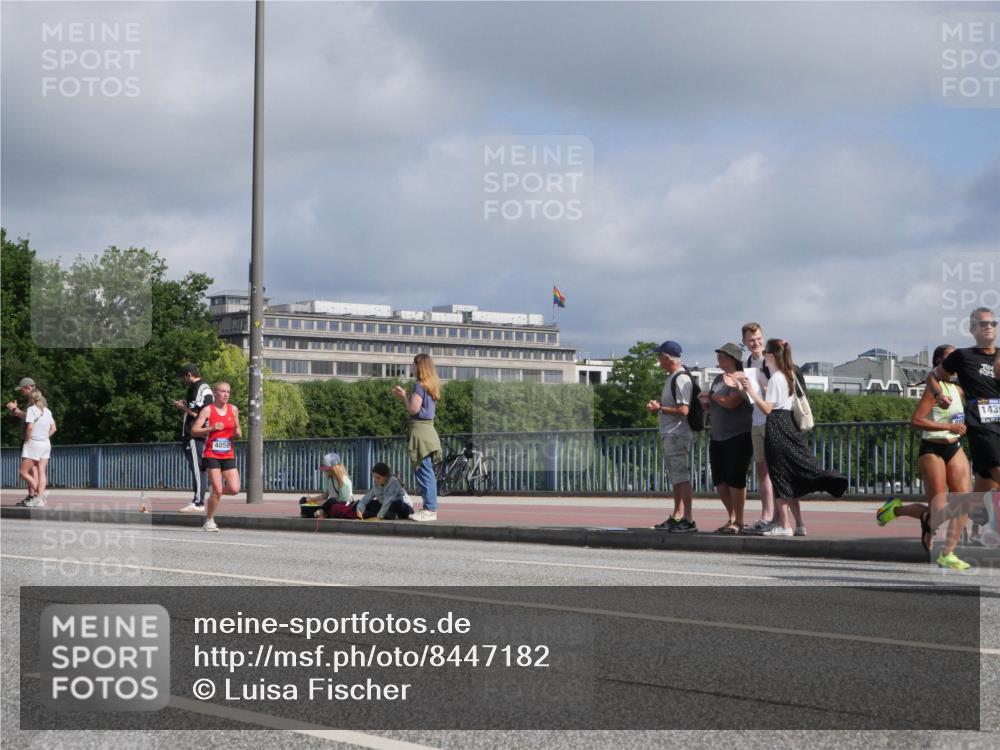 29.06.2025 - hella hamburg halbmarathon Luisa Fischer http://msf.ph/oto/8447182 29.06.2025 09:47:36 Kennedybrücke 4050, 1439, 1990, 3043, 4050, 5328, 5746, 5826, 7723, 8883, 9634 meine-sportfotos.de