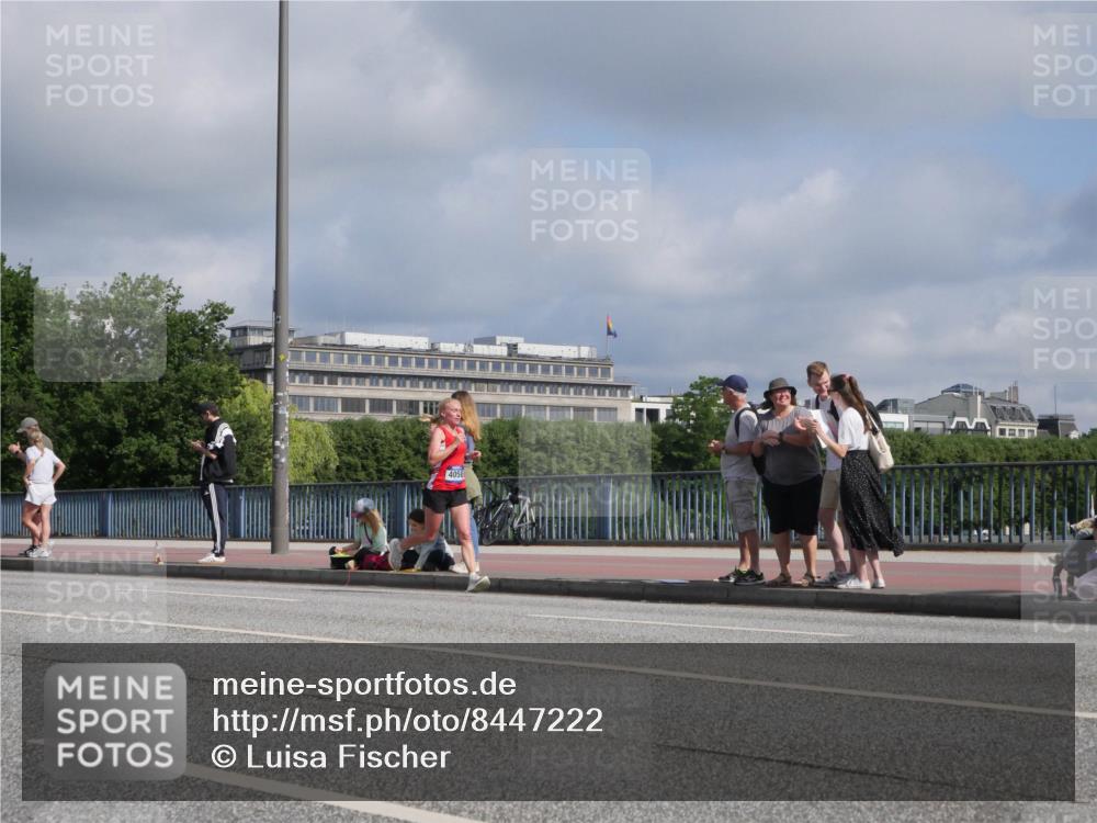 29.06.2025 - hella hamburg halbmarathon Luisa Fischer http://msf.ph/oto/8447222 29.06.2025 09:47:37 Kennedybrücke 4050, 1990, 4050, 4698, 5328, 5826, 7723, 8883, 9634 meine-sportfotos.de