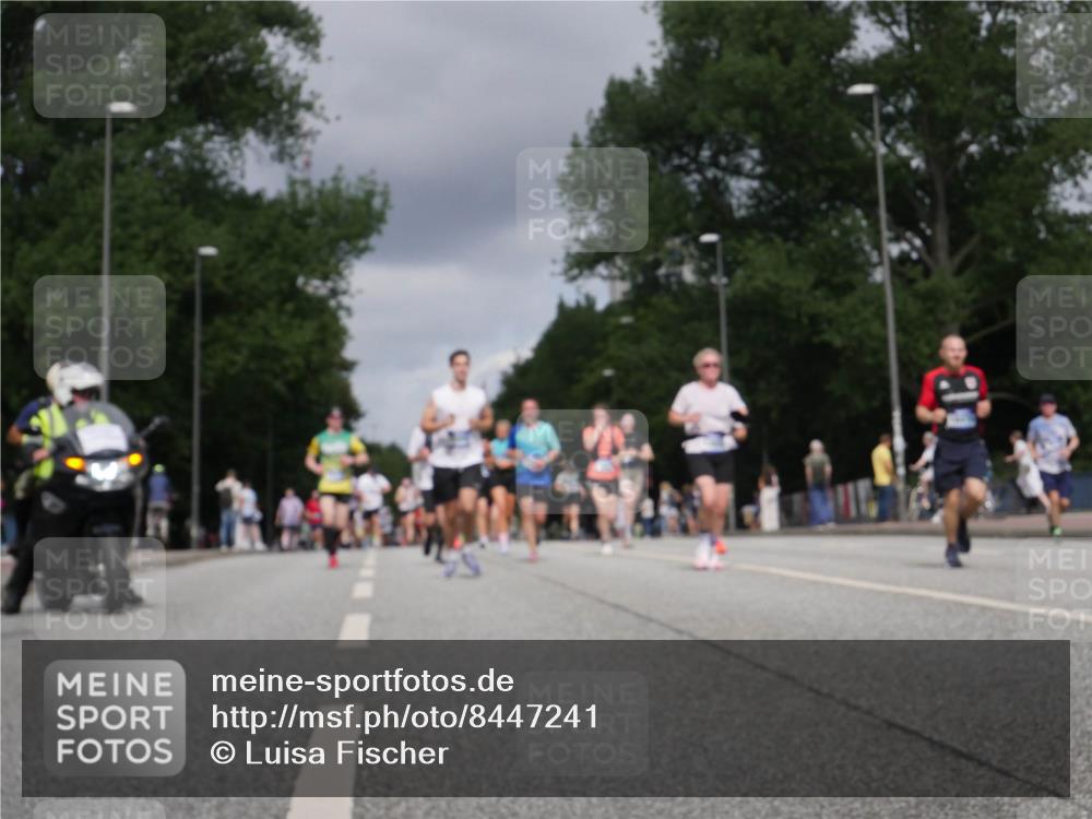 29.06.2025 - hella hamburg halbmarathon Luisa Fischer http://msf.ph/oto/8447241 29.06.2025 10:29:27 Kennedybrücke 5497, 5564, 6478, 7069, 8079, 8881, 9573, 10219, 10845, 10846 meine-sportfotos.de