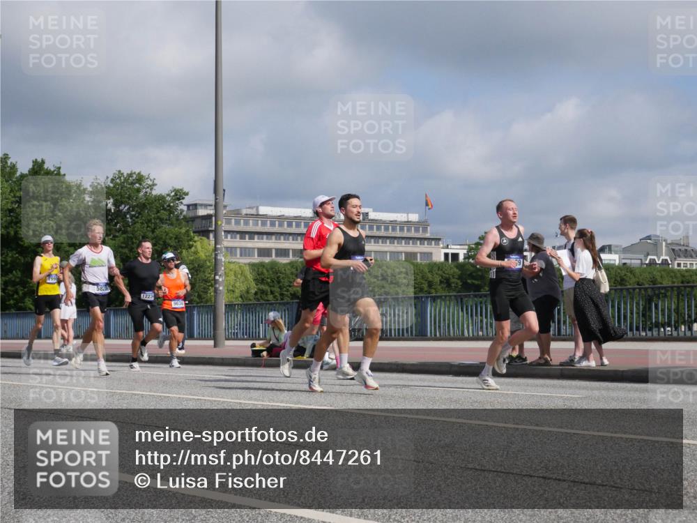 29.06.2025 - hella hamburg halbmarathon Luisa Fischer http://msf.ph/oto/8447261 29.06.2025 09:47:40 Kennedybrücke 5826, 12234, 9634, 1990, 2689, 4050, 4679, 4698, 5826, 6358, 7481, 7723, 9634, 10017 meine-sportfotos.de