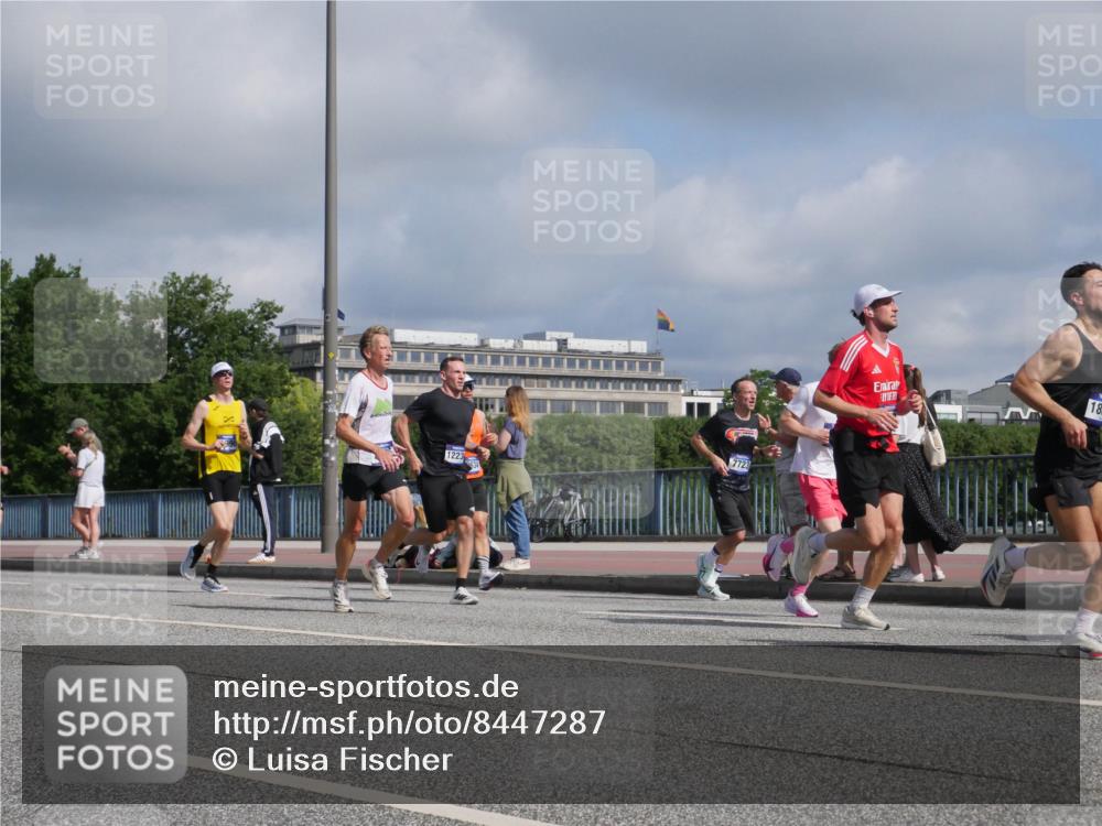 29.06.2025 - hella hamburg halbmarathon Luisa Fischer http://msf.ph/oto/8447287 29.06.2025 09:47:41 Kennedybrücke 1223, 634, 7723, 18, 1990, 2689, 4050, 4679, 4698, 4749, 5826, 6358, 7481, 7723, 9634, 10017 meine-sportfotos.de
