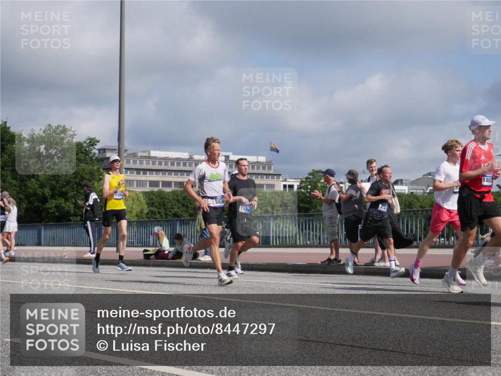 29.06.2025 - hella hamburg halbmarathon Luisa Fischer http://msf.ph/oto/8447297 29.06.2025 09:47:42 Kennedybrücke 1990, 582, 194, 1402, 1990, 2689, 4050, 4679, 4698, 4749, 5826, 6358, 7481, 7723, 9634, 10017 meine-sportfotos.de