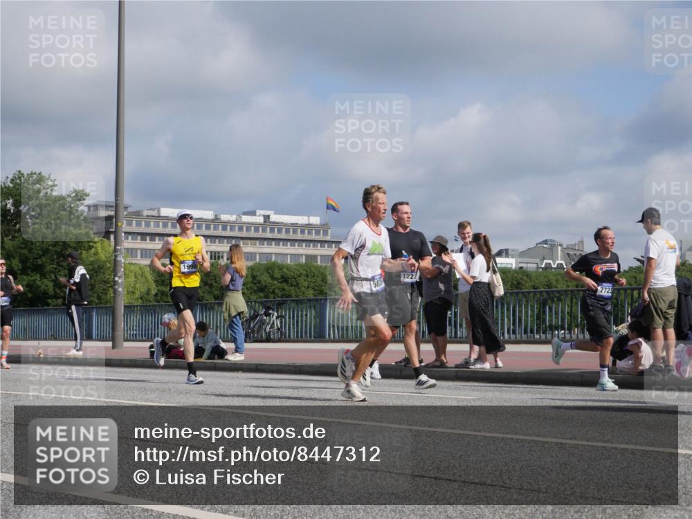 29.06.2025 - hella hamburg halbmarathon Luisa Fischer http://msf.ph/oto/8447312 29.06.2025 09:47:42 Kennedybrücke 1990, 1223, 7723, 1990, 2689, 4050, 4679, 4698, 4749, 5826, 6358, 7481, 7723, 9634, 10017 meine-sportfotos.de