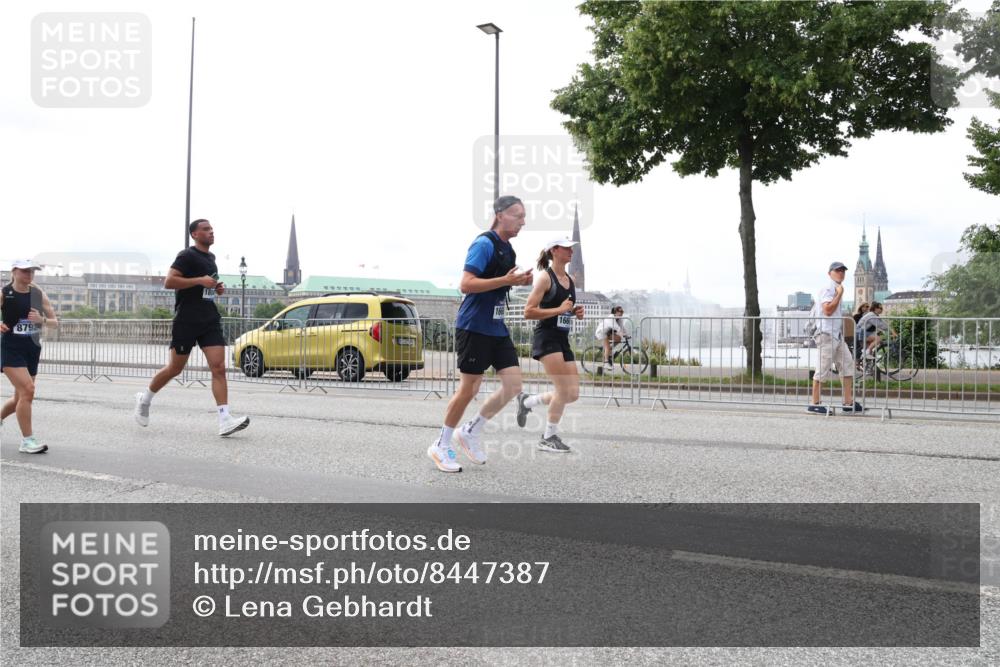 29.06.2025 - hella hamburg halbmarathon Lena Gebhardt http://msf.ph/oto/8447387 29.06.2025 10:30:15 Lombardsbrücke 8792, 180, 1097, 1547, 1694, 2302, 2699, 2901, 3443, 3573, 3613, 4575, 4580, 4819, 5063, 5322, 6598, 6616, 6626, 8388, 8792, 8941, 9095, 10162, 10880, 11376, 12305, 12349, 12350, 12460, 12461, 12504, 12537, 12687, 12688, 12710, 13031, 13418, 14304, 14421, 15266, 15789, 15938, 16182, 16504, 16601, 16604, 16735, 16769, 16864, 17529, 18046, 18503, 18671 meine-sportfotos.de