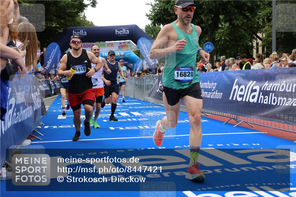29.06.2025 - hella hamburg halbmarathon Strokosch-Dieckow http://msf.ph/oto/8447421 29.06.2025 10:39:06 Ziel 1164, 1445, 1803, 2262, 3282, 4359, 4759, 6682, 6686, 6687, 11305, 11447, 11619, 12137, 13729, 14311, 15556, 16656, 16820, 17668, 18149, 18547, 18734, 19151 meine-sportfotos.de
