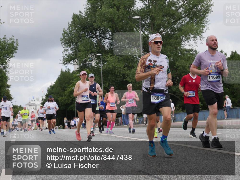 29.06.2025 - hella hamburg halbmarathon Luisa Fischer http://msf.ph/oto/8447438 29.06.2025 10:29:44 Kennedybrücke 10104, 9811, 6159, 7049, 4267, 126, 4268, 11699, 18962, 637, 1973, 3617, 4267, 4268, 4315, 4358, 5494, 6159, 6637, 8281, 8942 meine-sportfotos.de