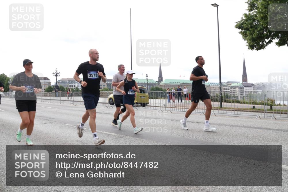 29.06.2025 - hella hamburg halbmarathon Lena Gebhardt http://msf.ph/oto/8447482 29.06.2025 10:30:15 Lombardsbrücke 547, 3573, 8792, 1097, 1547, 1694, 2302, 2699, 2901, 3443, 3573, 3613, 4575, 4580, 4819, 5063, 5322, 6598, 6616, 6626, 8388, 8792, 8941, 9095, 10162, 10880, 11376, 12305, 12349, 12350, 12460, 12461, 12504, 12537, 12687, 12688, 12710, 13031, 13418, 14304, 14421, 15266, 15789, 15938, 16182, 16504, 16601, 16604, 16735, 16769, 16864, 17529, 18046, 18503, 18671 meine-sportfotos.de