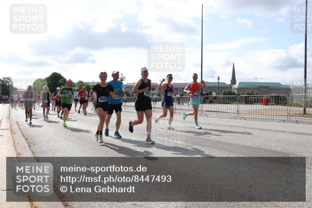 29.06.2025 - hella hamburg halbmarathon Lena Gebhardt http://msf.ph/oto/8447493 29.06.2025 09:53:37 Lombardsbrücke 9723, 14262, 16084, 448, 9965, 1466, 1558, 1750, 1759, 2234, 2270, 2365, 2402, 2516, 2623, 2823, 2890, 2937, 3004, 3146, 3186, 3414, 4091, 4140, 4247, 4310, 4553, 4949, 4997, 5022, 5115, 5132, 5362, 5460, 5532, 5623, 5624, 5650, 5692, 6071, 6203, 6282, 6309, 6375, 6388, 6460, 6575, 6903, 7204, 7322, 7385, 7448, 7450, 7480, 7765, 8023, 8063, 8269, 8664, 9030, 9126, 9626, 9633, 9723, 9965, 10792, 11077, 13009 meine-sportfotos.de