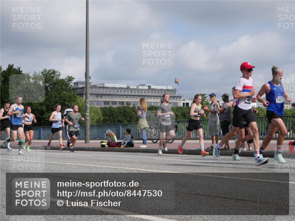 29.06.2025 - hella hamburg halbmarathon Luisa Fischer http://msf.ph/oto/8447530 29.06.2025 09:47:50 Kennedybrücke 15887, 4129, 1719, 1675, 1230, 467, 10017, 2689, 4129, 4679, 4698, 4749, 6358, 7481, 8190, 10017 meine-sportfotos.de