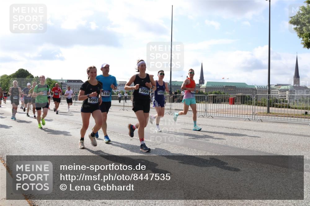 29.06.2025 - hella hamburg halbmarathon Lena Gebhardt http://msf.ph/oto/8447535 29.06.2025 09:53:37 Lombardsbrücke 0723, 9965, 7448, 3004, 14262, 1466, 1558, 1750, 1759, 2234, 2270, 2365, 2402, 2516, 2623, 2823, 2890, 2937, 3004, 3146, 3186, 3414, 4091, 4140, 4247, 4310, 4553, 4949, 4997, 5022, 5115, 5132, 5362, 5460, 5532, 5623, 5624, 5650, 5692, 6071, 6203, 6282, 6309, 6375, 6388, 6460, 6575, 6903, 7204, 7322, 7385, 7448, 7450, 7480, 7765, 8023, 8063, 8269, 8664, 9030, 9126, 9626, 9633, 9723, 9965, 10792, 11077, 13009 meine-sportfotos.de