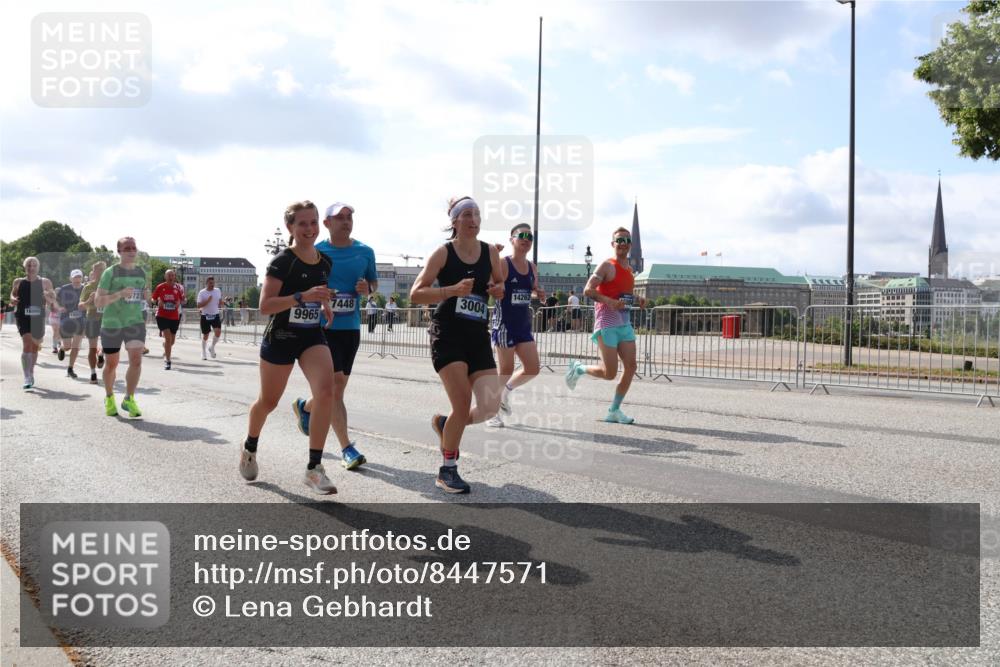 29.06.2025 - hella hamburg halbmarathon Lena Gebhardt http://msf.ph/oto/8447571 29.06.2025 09:53:37 Lombardsbrücke 9965, 7448, 3004, 14262, 1466, 1558, 1750, 1759, 2234, 2270, 2365, 2402, 2516, 2623, 2823, 2890, 2937, 3004, 3146, 3186, 3414, 4091, 4140, 4247, 4310, 4553, 4949, 4997, 5022, 5115, 5132, 5362, 5460, 5532, 5623, 5624, 5650, 5692, 6071, 6203, 6282, 6309, 6375, 6388, 6460, 6575, 6903, 7204, 7322, 7385, 7448, 7450, 7480, 7765, 8023, 8063, 8269, 8664, 9030, 9126, 9626, 9633, 9723, 9965, 10792, 11077, 13009 meine-sportfotos.de