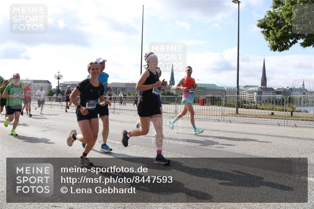 29.06.2025 - hella hamburg halbmarathon Lena Gebhardt http://msf.ph/oto/8447593 29.06.2025 09:53:37 Lombardsbrücke 9723, 744, 9965, 1608, 1466, 1558, 1750, 1759, 2234, 2270, 2365, 2402, 2516, 2623, 2823, 2890, 2937, 3004, 3146, 3186, 3414, 4091, 4140, 4247, 4310, 4553, 4949, 4997, 5022, 5115, 5132, 5362, 5460, 5532, 5623, 5624, 5650, 5692, 6071, 6203, 6282, 6309, 6375, 6388, 6460, 6575, 6903, 7204, 7322, 7385, 7448, 7450, 7480, 7765, 8023, 8063, 8269, 8664, 9030, 9126, 9626, 9633, 9723, 9965, 10792, 11077, 13009 meine-sportfotos.de