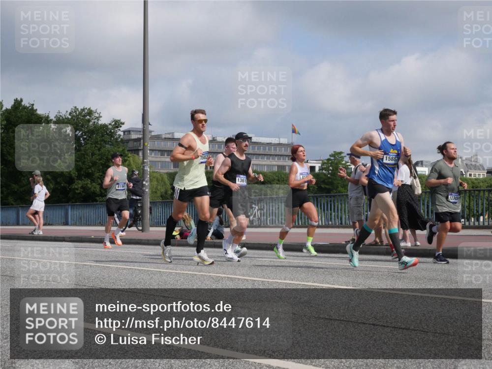 29.06.2025 - hella hamburg halbmarathon Luisa Fischer http://msf.ph/oto/8447614 29.06.2025 09:47:52 Kennedybrücke 8190, 1582, 1361, 412, 15887, 1230, 2689, 4129, 4679, 4749, 6358, 7481, 8190, 10017 meine-sportfotos.de