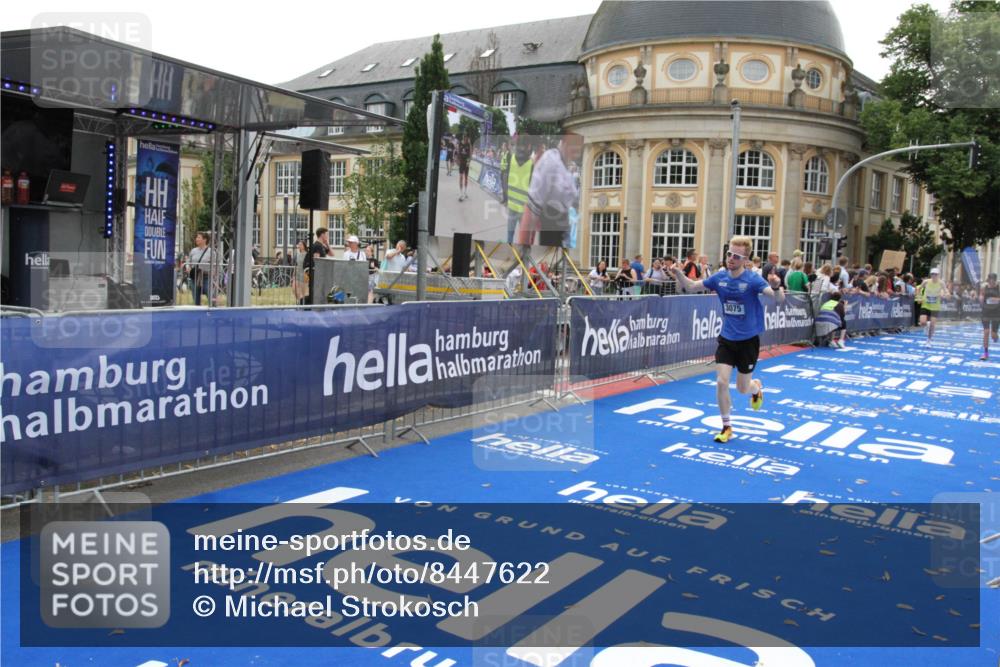 29.06.2025 - hella hamburg halbmarathon Michael Strokosch http://msf.ph/oto/8447622 29.06.2025 10:28:24 Ziel 3075, 12529, 14140, 16711 meine-sportfotos.de