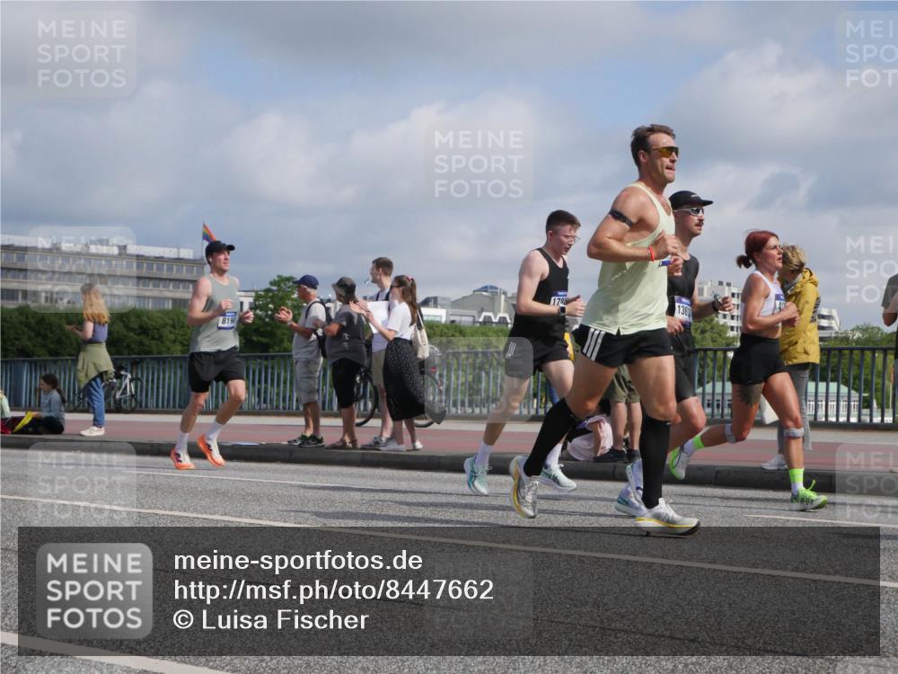 29.06.2025 - hella hamburg halbmarathon Luisa Fischer http://msf.ph/oto/8447662 29.06.2025 09:47:54 Kennedybrücke 8190, 136, 57, 4129, 4749, 5187, 8190, 10876 meine-sportfotos.de
