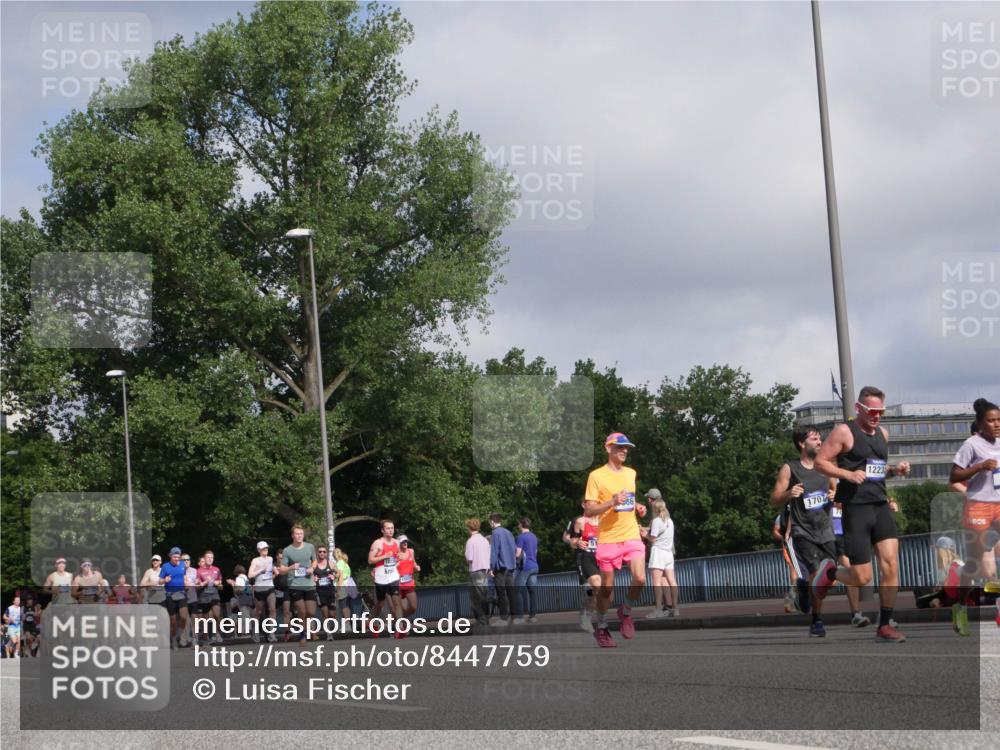 29.06.2025 - hella hamburg halbmarathon Luisa Fischer http://msf.ph/oto/8447759 29.06.2025 09:48:02 Kennedybrücke 5550, 1707, 12232, 57, 1686, 1707, 5187, 5550, 6878, 7186, 7880, 7965, 10484, 10876 meine-sportfotos.de