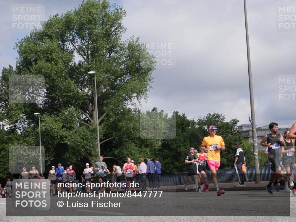29.06.2025 - hella hamburg halbmarathon Luisa Fischer http://msf.ph/oto/8447777 29.06.2025 09:48:03 Kennedybrücke 2460, 168, 1707, 7965, 57, 1686, 1707, 5187, 5550, 6878, 7186, 7880, 7965, 10484, 10876 meine-sportfotos.de