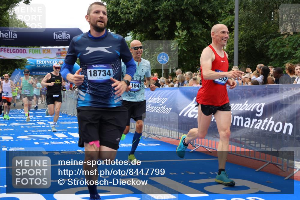 29.06.2025 - hella hamburg halbmarathon Strokosch-Dieckow http://msf.ph/oto/8447799 29.06.2025 10:39:03 Ziel 1164, 1445, 1803, 2262, 3136, 4359, 4759, 6682, 6686, 6687, 11447, 11619, 12137, 15556, 15561, 15873, 16656, 16820, 18149, 18547, 18734, 19151 meine-sportfotos.de