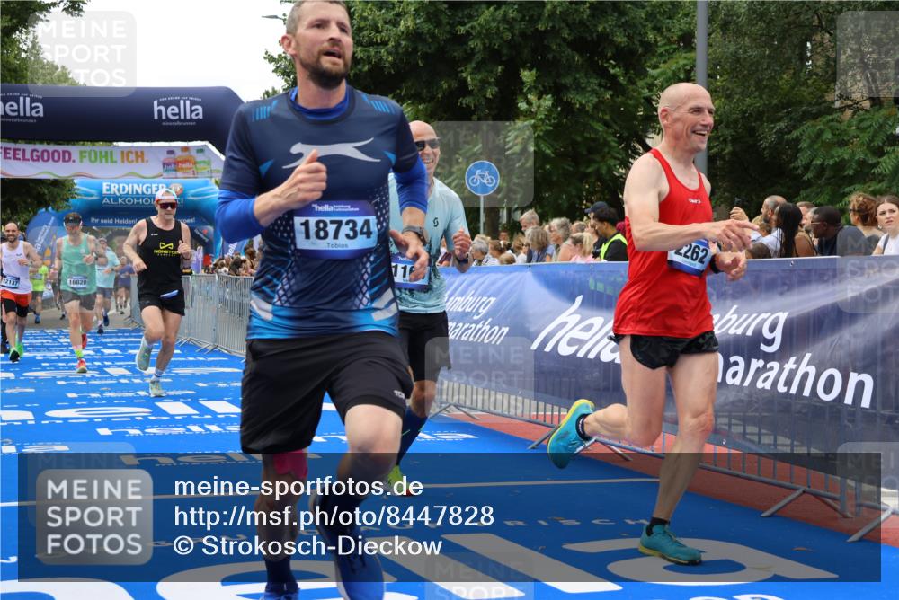 29.06.2025 - hella hamburg halbmarathon Strokosch-Dieckow http://msf.ph/oto/8447828 29.06.2025 10:39:03 Ziel 1164, 1445, 1803, 2262, 3136, 4359, 4759, 6682, 6686, 6687, 11447, 11619, 12137, 15556, 15561, 15873, 16656, 16820, 18149, 18547, 18734, 19151 meine-sportfotos.de