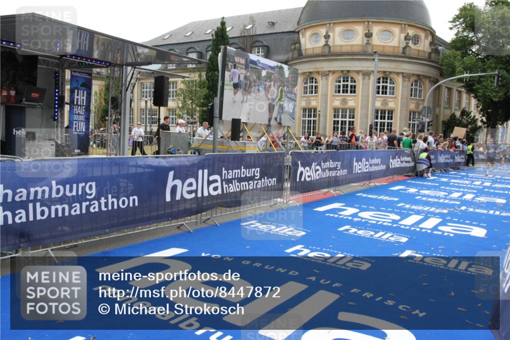29.06.2025 - hella hamburg halbmarathon Michael Strokosch http://msf.ph/oto/8447872 29.06.2025 10:28:29 Ziel 5328, 12529, 14140, 16711, 17374 meine-sportfotos.de