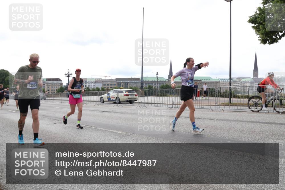 29.06.2025 - hella hamburg halbmarathon Lena Gebhardt http://msf.ph/oto/8447987 29.06.2025 10:30:25 Lombardsbrücke 12504, 6616, 3443, 1097, 1547, 1647, 2569, 2754, 2755, 2901, 3443, 3573, 3613, 4575, 4819, 5063, 5322, 6344, 6598, 6616, 6626, 7071, 7120, 8792, 10162, 10880, 11984, 12349, 12350, 12460, 12461, 12504, 12537, 12687, 12688, 12710, 13418, 14304, 14421, 15757, 15789, 15938, 16182, 16504, 16601, 16604, 16735, 16769, 16791, 16864, 18046, 18362, 18503, 18671, 18795, 18860 meine-sportfotos.de