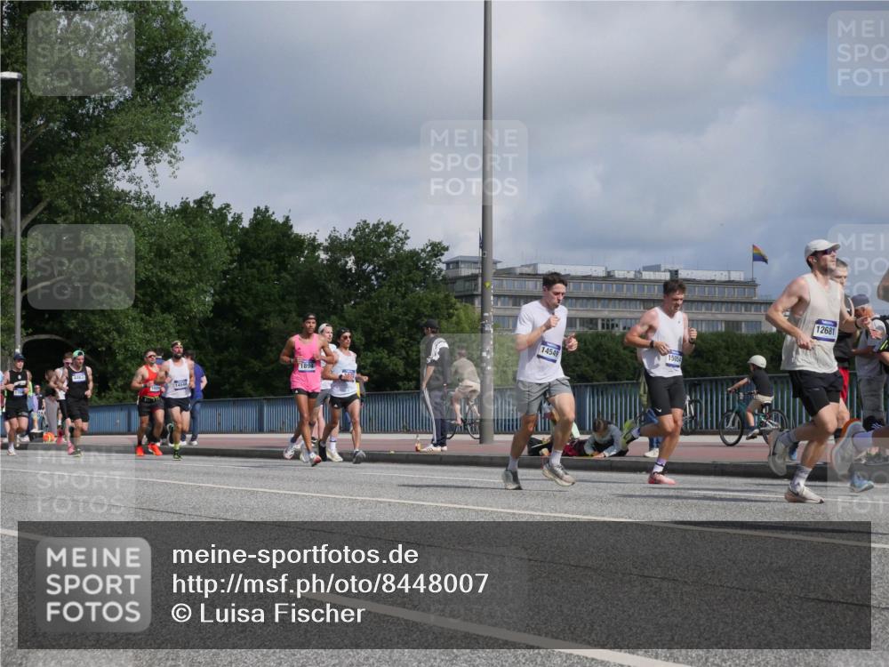 29.06.2025 - hella hamburg halbmarathon Luisa Fischer http://msf.ph/oto/8448007 29.06.2025 09:48:11 Kennedybrücke 189, 14548, 14549, 15054, 12681, 1894, 4463, 5550, 6878, 7055, 7186, 8062, 9345, 10484 meine-sportfotos.de