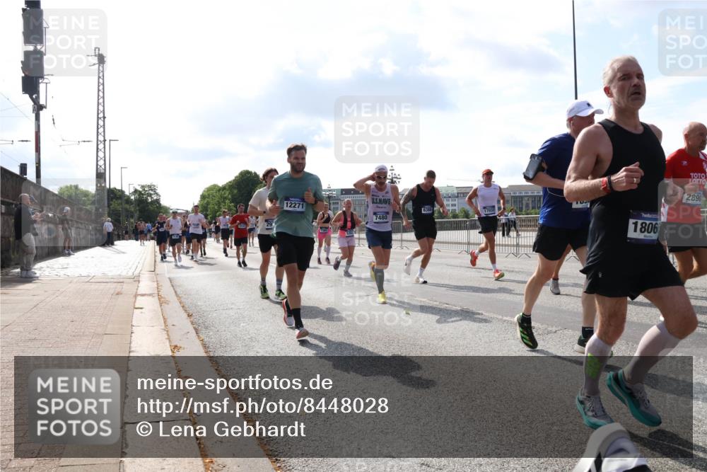 29.06.2025 - hella hamburg halbmarathon Lena Gebhardt http://msf.ph/oto/8448028 29.06.2025 09:53:41 Lombardsbrücke 12271, 6388, 7480, 17032, 2890, 1806, 1098, 1466, 1558, 1750, 1759, 2270, 2365, 2402, 2516, 2623, 2823, 2890, 2937, 3004, 3146, 3186, 3414, 4091, 4140, 4247, 4310, 4553, 4949, 5022, 5115, 5362, 5460, 5532, 5623, 5624, 5650, 5692, 6071, 6203, 6282, 6309, 6375, 6388, 6460, 6575, 6903, 7167, 7204, 7322, 7385, 7448, 7450, 7480, 7734, 7765, 8023, 8269, 9030, 9043, 9126, 9626, 9633, 9723, 9965, 10792, 11077, 11936, 13009 meine-sportfotos.de