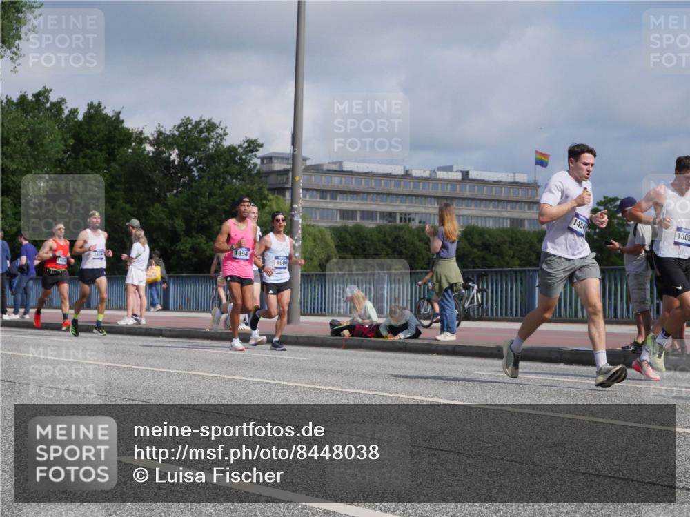 29.06.2025 - hella hamburg halbmarathon Luisa Fischer http://msf.ph/oto/8448038 29.06.2025 09:48:12 Kennedybrücke 1454, 1894, 1080, 1454, 1505, 1894, 4463, 5550, 7055, 7186, 8062, 9345, 10484 meine-sportfotos.de