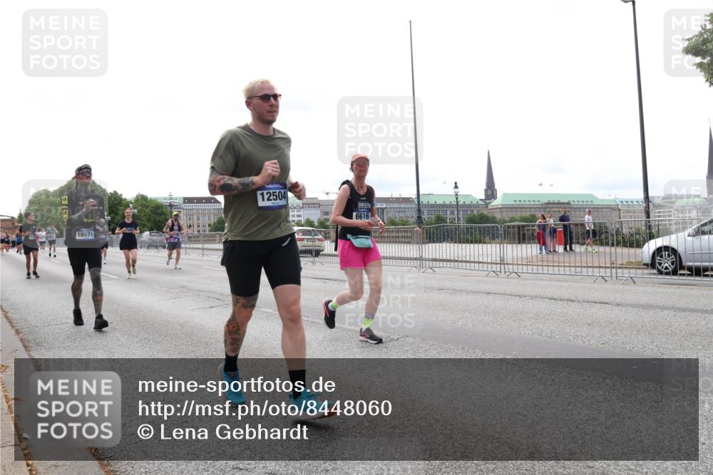 29.06.2025 - hella hamburg halbmarathon Lena Gebhardt http://msf.ph/oto/8448060 29.06.2025 10:30:26 Lombardsbrücke 18671, 12504, 6616, 1097, 1547, 1647, 2569, 2754, 2755, 2901, 3443, 3573, 3613, 4575, 4819, 5063, 5322, 6344, 6598, 6616, 6626, 7071, 7120, 8792, 10162, 10880, 11984, 12349, 12350, 12460, 12461, 12504, 12537, 12687, 12688, 12710, 13418, 14216, 14304, 14421, 15757, 15789, 15938, 16182, 16504, 16601, 16604, 16735, 16769, 16791, 16864, 18046, 18362, 18503, 18671, 18795, 18860 meine-sportfotos.de