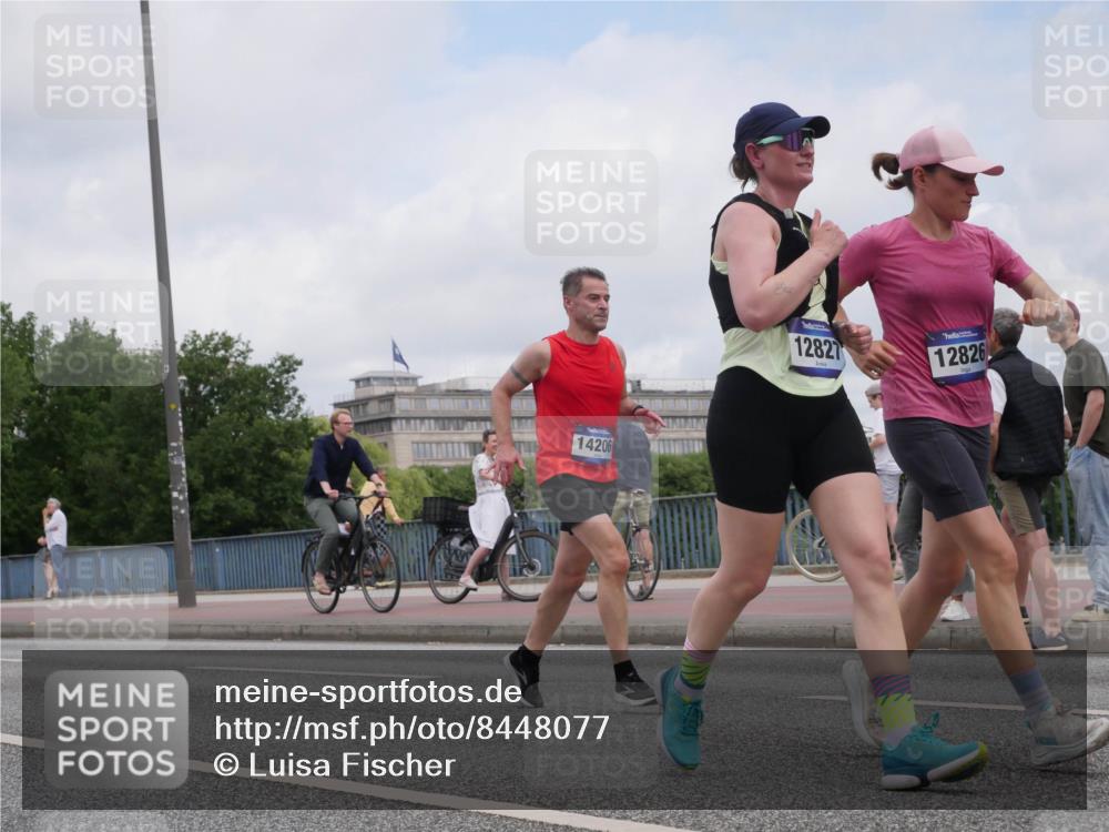 29.06.2025 - hella hamburg halbmarathon Luisa Fischer http://msf.ph/oto/8448077 29.06.2025 10:30:22 Kennedybrücke 14206, 12827, 12826, 2045, 3389, 4507, 6214, 9688, 10158 meine-sportfotos.de