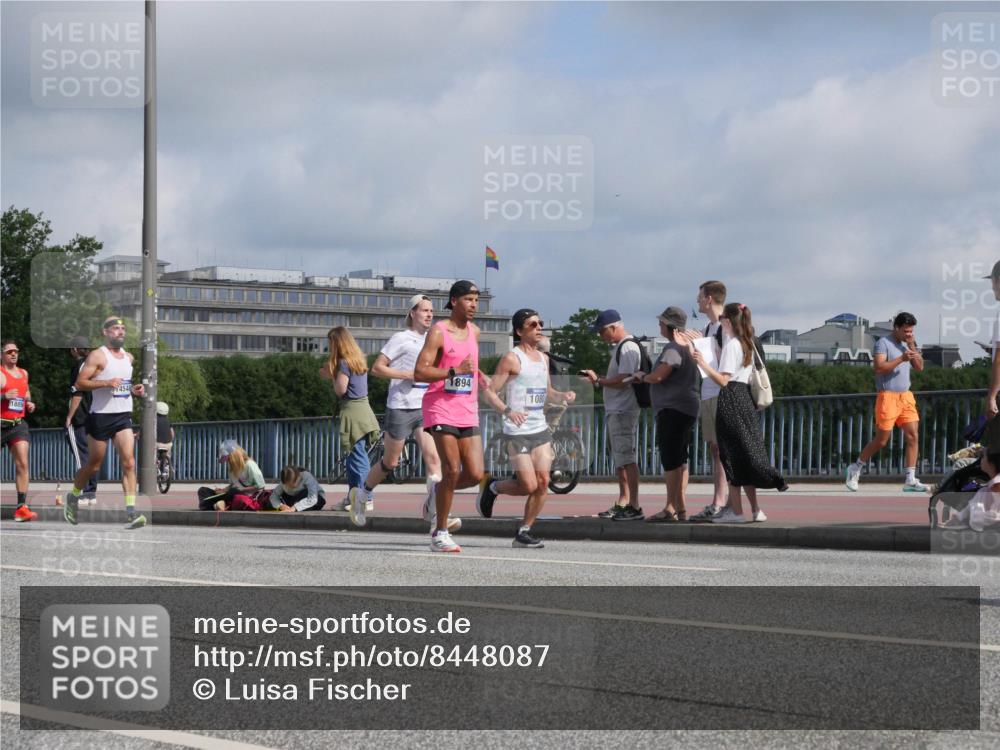 29.06.2025 - hella hamburg halbmarathon Luisa Fischer http://msf.ph/oto/8448087 29.06.2025 09:48:13 Kennedybrücke 4548, 1894, 1080, 1894, 4463, 7055, 7186, 8062, 9345, 10484 meine-sportfotos.de