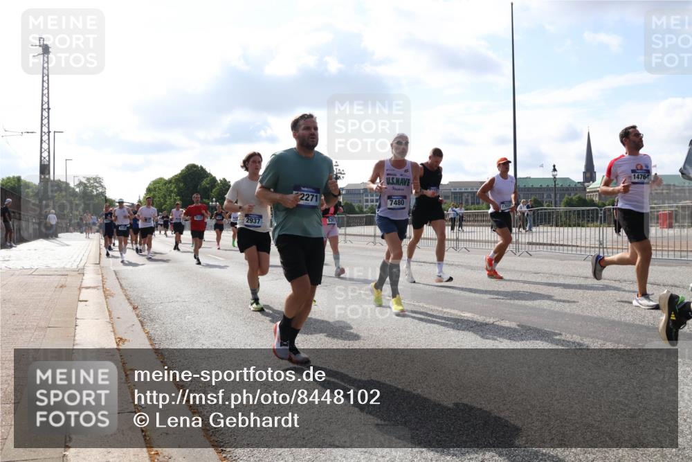 29.06.2025 - hella hamburg halbmarathon Lena Gebhardt http://msf.ph/oto/8448102 29.06.2025 09:53:41 Lombardsbrücke 4140, 5532, 2937, 2271, 7480, 14764, 1098, 1466, 1558, 1750, 1759, 2270, 2365, 2402, 2516, 2623, 2823, 2890, 2937, 3004, 3146, 3186, 3414, 4091, 4140, 4247, 4310, 4553, 4949, 5022, 5115, 5362, 5460, 5532, 5623, 5624, 5650, 5692, 6071, 6203, 6282, 6309, 6375, 6388, 6460, 6575, 6903, 7167, 7204, 7322, 7385, 7448, 7450, 7480, 7734, 7765, 8023, 8269, 9030, 9043, 9126, 9626, 9633, 9723, 9965, 10792, 11077, 11936, 13009 meine-sportfotos.de