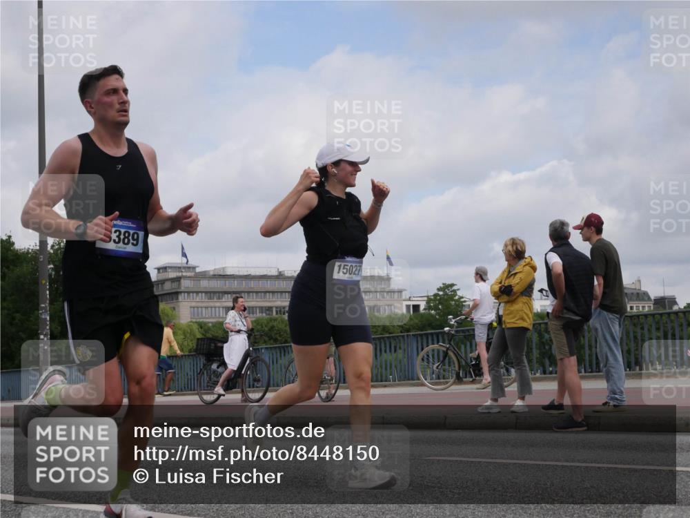 29.06.2025 - hella hamburg halbmarathon Luisa Fischer http://msf.ph/oto/8448150 29.06.2025 10:30:27 Kennedybrücke 389, 15027, 2045, 3389, 4507, 4509, 5177, 6214, 7314, 10205 meine-sportfotos.de