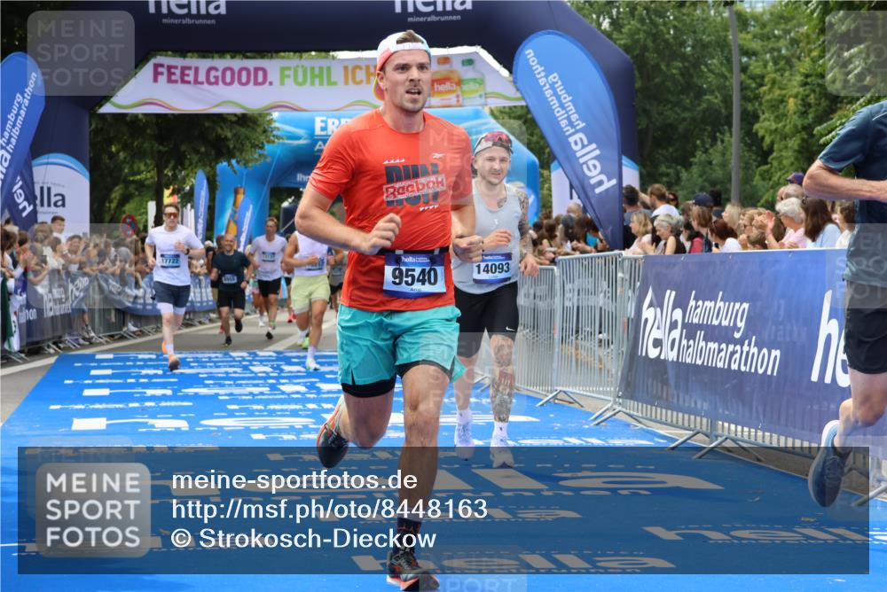 29.06.2025 - hella hamburg halbmarathon Strokosch-Dieckow http://msf.ph/oto/8448163 29.06.2025 10:38:48 Ziel 2296, 2719, 2980, 3783, 6684, 8450, 8958, 9264, 9540, 10218, 11055, 11281, 11282, 13137, 13755, 13800, 14093, 15257, 15372, 17722, 19004 meine-sportfotos.de